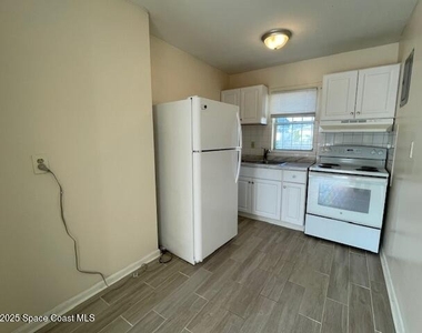 708 S Wilson Avenue - Photo Thumbnail 4