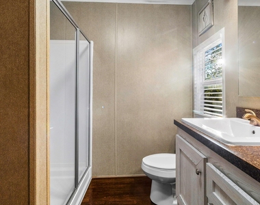 211 Woodstock - Photo Thumbnail 16