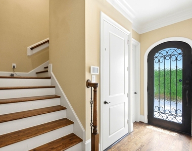 1652 Norfolk Street - Photo Thumbnail 5
