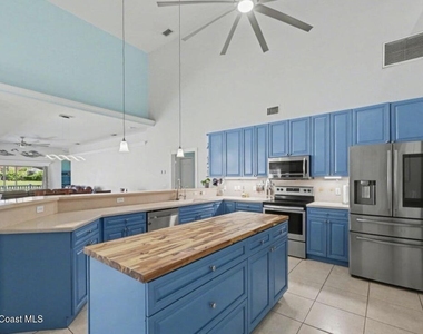 3621 Tipperary Drive S - Photo Thumbnail 11