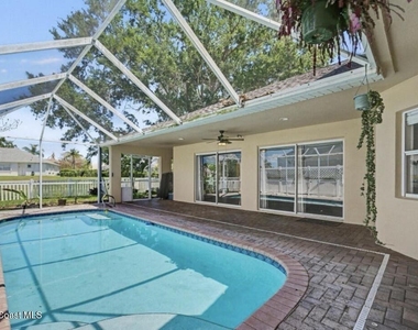 3621 Tipperary Drive S - Photo Thumbnail 17