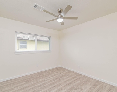 5003 Denoron Drive - Photo Thumbnail 18