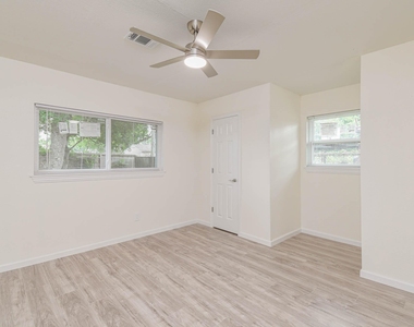5003 Denoron Drive - Photo Thumbnail 20