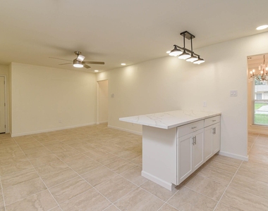 5003 Denoron Drive - Photo Thumbnail 8