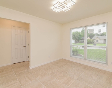 5003 Denoron Drive - Photo Thumbnail 14