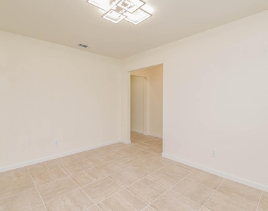 5003 Denoron Drive - Photo Thumbnail 15