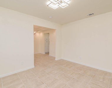 5003 Denoron Drive - Photo Thumbnail 16