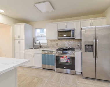 5003 Denoron Drive - Photo Thumbnail 10