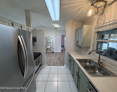 1305 Ambra Drive - Photo Thumbnail 4