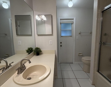 1305 Ambra Drive - Photo Thumbnail 14