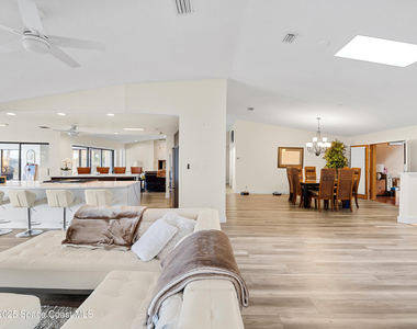 165 Crispin Street - Photo Thumbnail 16