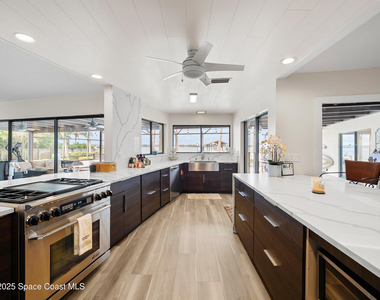 165 Crispin Street - Photo Thumbnail 11