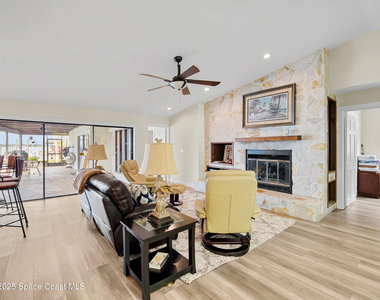 165 Crispin Street - Photo Thumbnail 8
