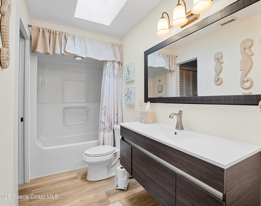 165 Crispin Street - Photo Thumbnail 24