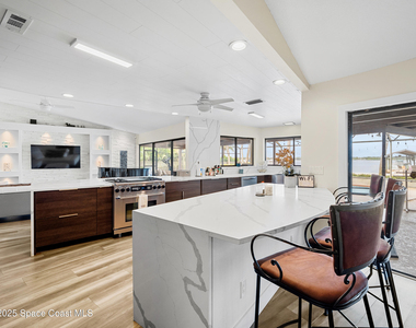 165 Crispin Street - Photo Thumbnail 10