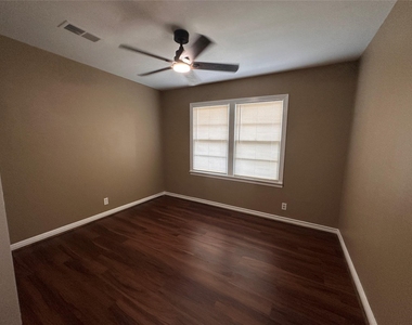 1121 Millie Street - Photo Thumbnail 23