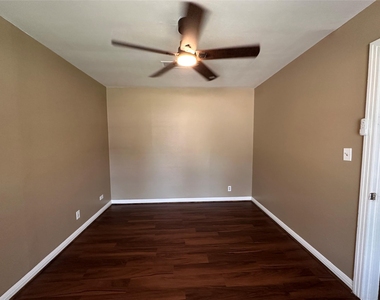 1121 Millie Street - Photo Thumbnail 43