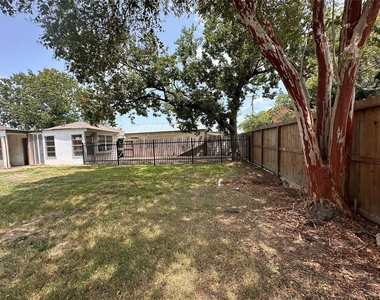 1121 Millie Street - Photo Thumbnail 40