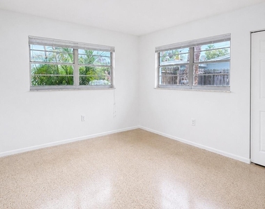 217 Martin Street - Photo Thumbnail 15