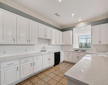 3619 W Clay Street - Photo Thumbnail 10