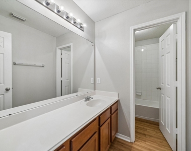 6218 Lovage Avenue - Photo Thumbnail 15
