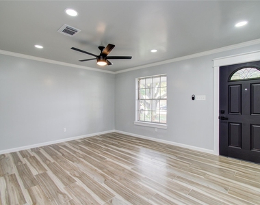 1806 Cypress Drive - Photo Thumbnail 2