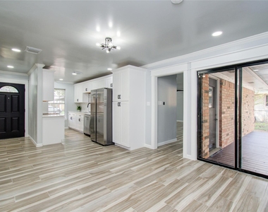 1806 Cypress Drive - Photo Thumbnail 9