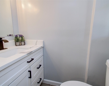 1806 Cypress Drive - Photo Thumbnail 6
