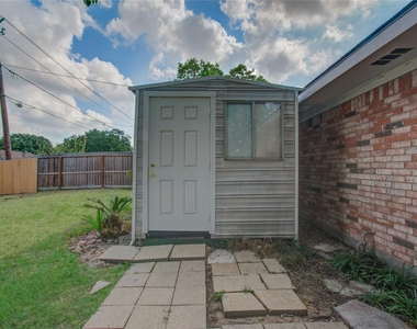 1806 Cypress Drive - Photo Thumbnail 17