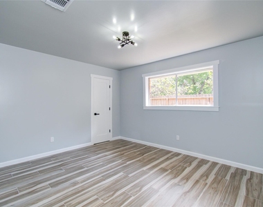 1806 Cypress Drive - Photo Thumbnail 15