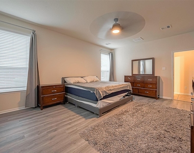 3235 Quarry Place Lane - Photo Thumbnail 19