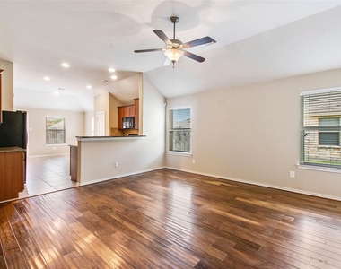 8746 Sunny Gallop Drive - Photo Thumbnail 7