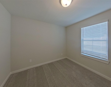 4914 San Fabiano Court - Photo Thumbnail 9
