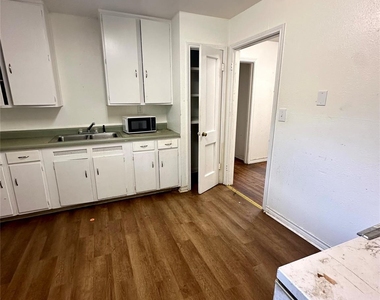 308 N Dallas Street - Photo Thumbnail 14