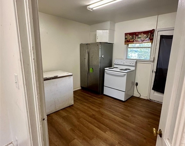 308 N Dallas Street - Photo Thumbnail 7