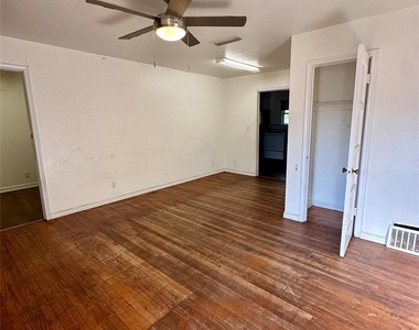 308 N Dallas Street - Photo Thumbnail 18