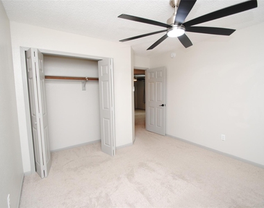 12427 Carlton Oaks Street - Photo Thumbnail 31
