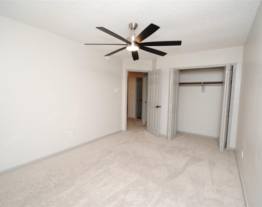 12427 Carlton Oaks Street - Photo Thumbnail 28