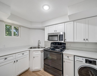 411 Avenue A - Photo Thumbnail 14