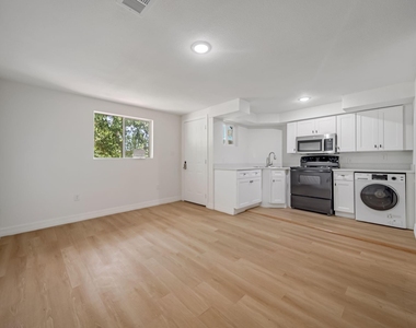 411 Avenue A - Photo Thumbnail 9