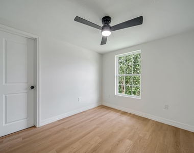 411 Avenue A - Photo Thumbnail 8