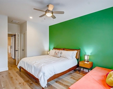 306 E 28th Street - Photo Thumbnail 33