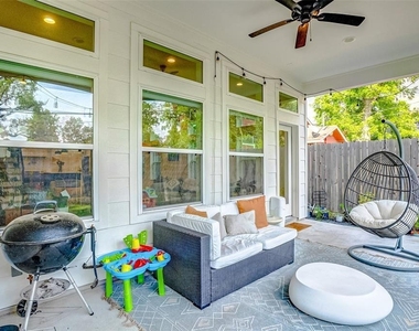 306 E 28th Street - Photo Thumbnail 39
