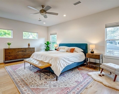 306 E 28th Street - Photo Thumbnail 20