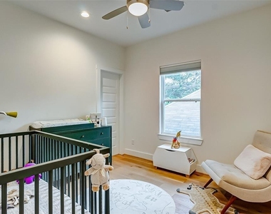 306 E 28th Street - Photo Thumbnail 27