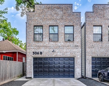 306 E 28th Street - Photo Thumbnail 1