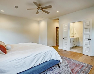 306 E 28th Street - Photo Thumbnail 21