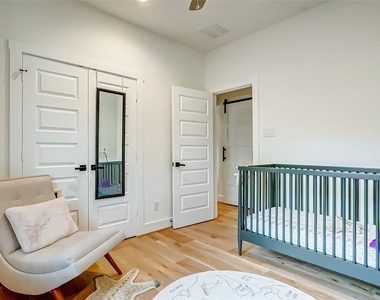 306 E 28th Street - Photo Thumbnail 28