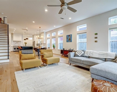 306 E 28th Street - Photo Thumbnail 15