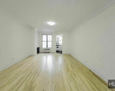East 46 Street - Photo Thumbnail 2
